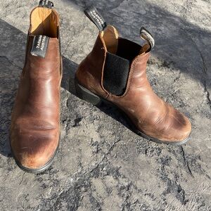 Blundstone heeled boots